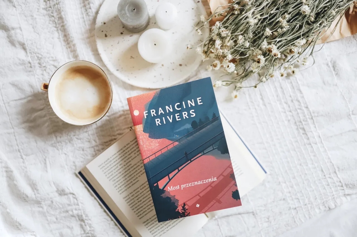 Literatura kobieca: Odkryj emocje i siłę w powieściach dla kobiet