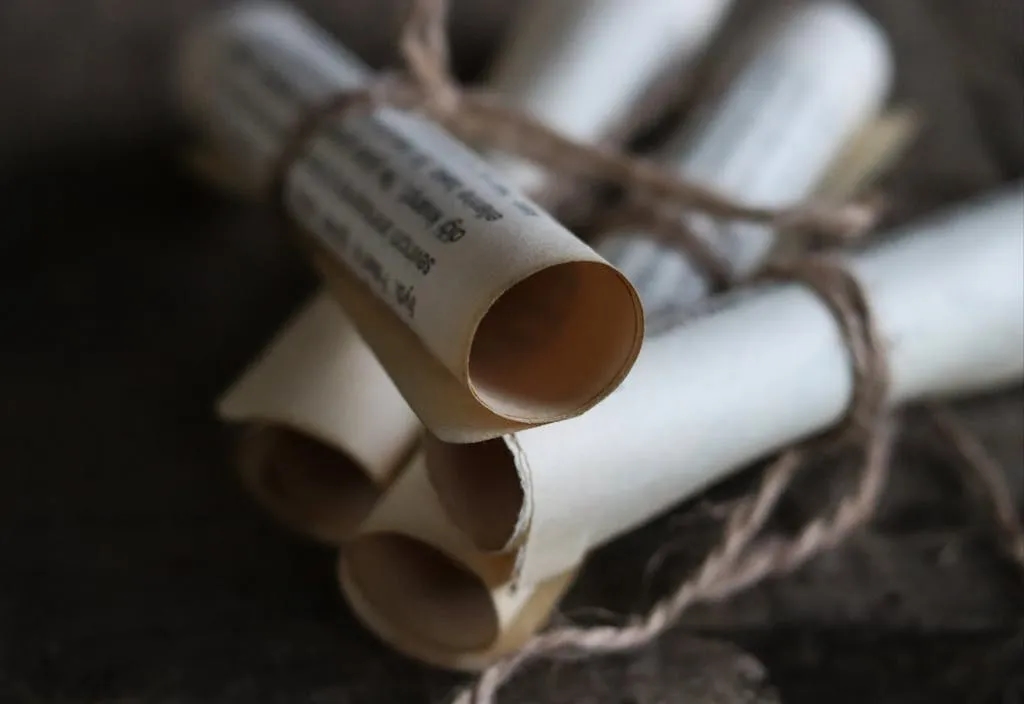 Jak dbać o książki, aby uniknąć ich zniszczenia i zachować na lata